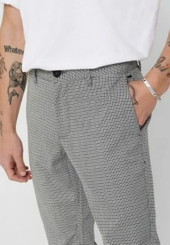 Tout neuf 👏 Only & Sons Chino - Black 💯 9 Tout neuf 👏 Only & Sons Chino - Black 💯 -Boutique Only & Sons 14b7e2f8feed441bb6aa46ab32ccd513