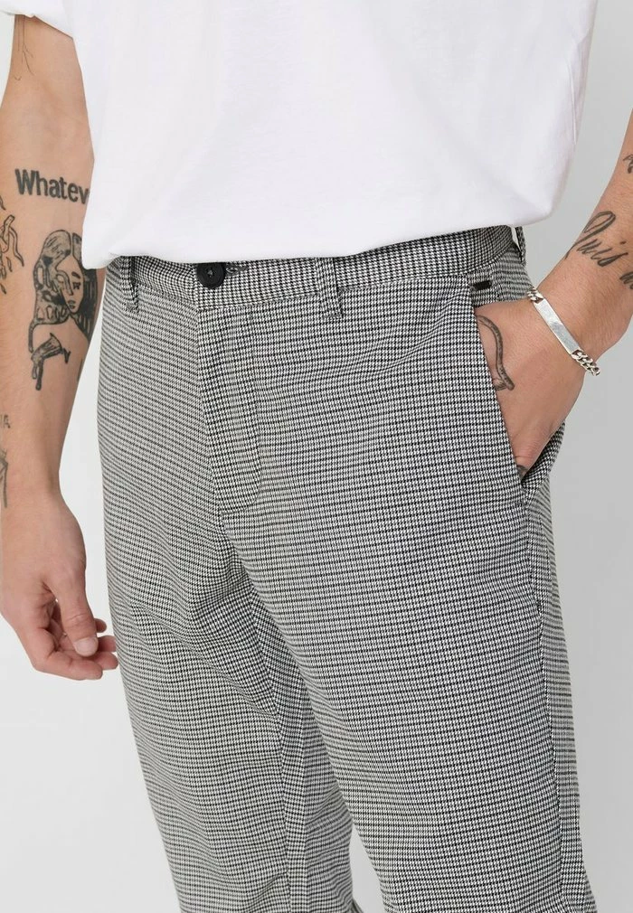 Tout neuf 👏 Only & Sons Chino - Black 💯 4 Tout neuf 👏 Only & Sons Chino - Black 💯 – Image 4