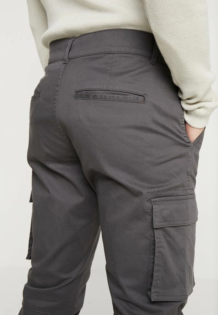 Top 10 💯 Only & Sons ONSCAM STAGE CUFF - Pantalon Cargo - Grey Pinstripe 👍 6 Top 10 💯 Only & Sons ONSCAM STAGE CUFF - Pantalon Cargo - Grey Pinstripe 👍 – Image 6