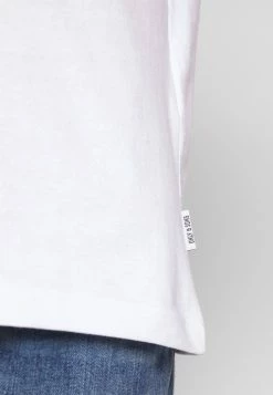 Offres ⭐ Only & Sons UNISEX ONSLUNG REG TEE - T-shirt Imprimé - White 💯 11 Offres ⭐ Only & Sons UNISEX ONSLUNG REG TEE - T-shirt Imprimé - White 💯 -Boutique Only & Sons 2157772f18d44c16bd9c742e8b47f499