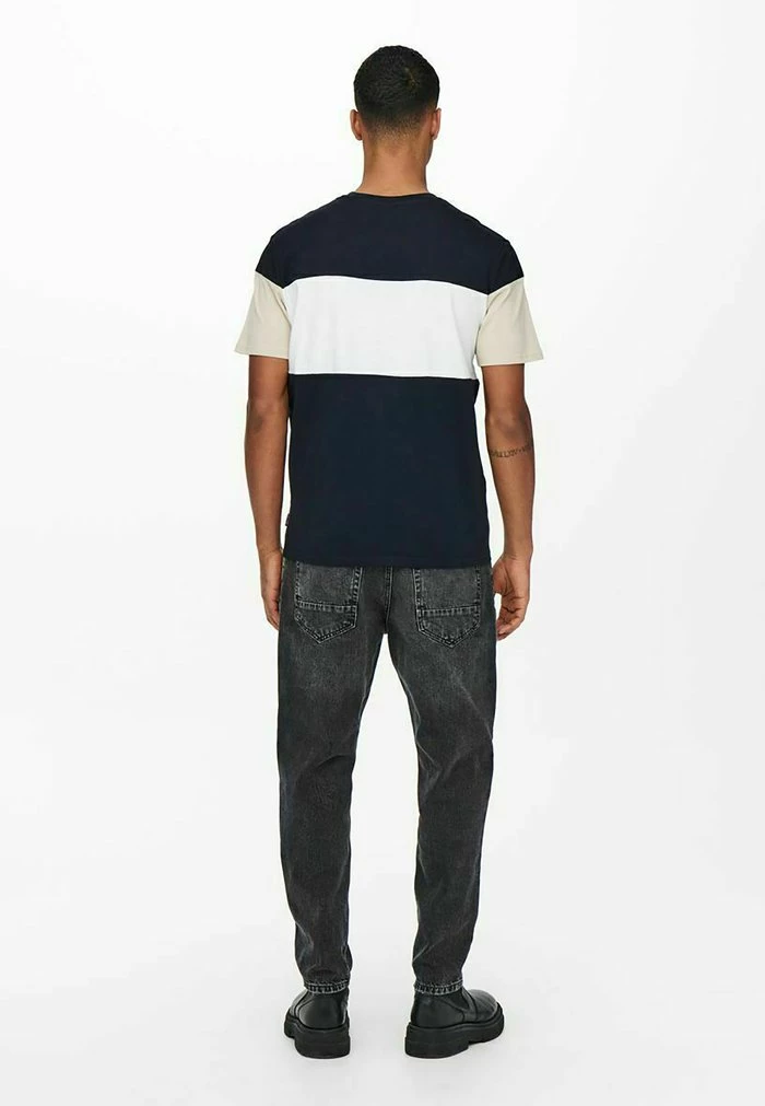 Remise 🧨 Only & Sons T-shirt Imprimé - Dark Navy 🔔 3 Remise 🧨 Only & Sons T-shirt Imprimé - Dark Navy 🔔 – Image 3