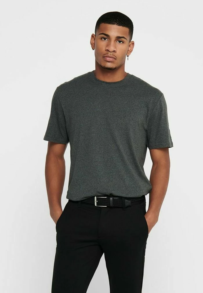 Remise ✨ Only & Sons T-shirt Basique - Urban Chic 🎉 2 Remise ✨ Only & Sons T-shirt Basique - Urban Chic 🎉 – Image 2