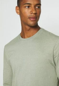 Les meilleures critiques de 🌟 Only & Sons ONSMILLENIUM LIFE WASHED TEE - T-shirt à Manches Longues - Olive Night 🎁 -Boutique Only & Sons 70fd9d648aca4134b74fcf62a356f830