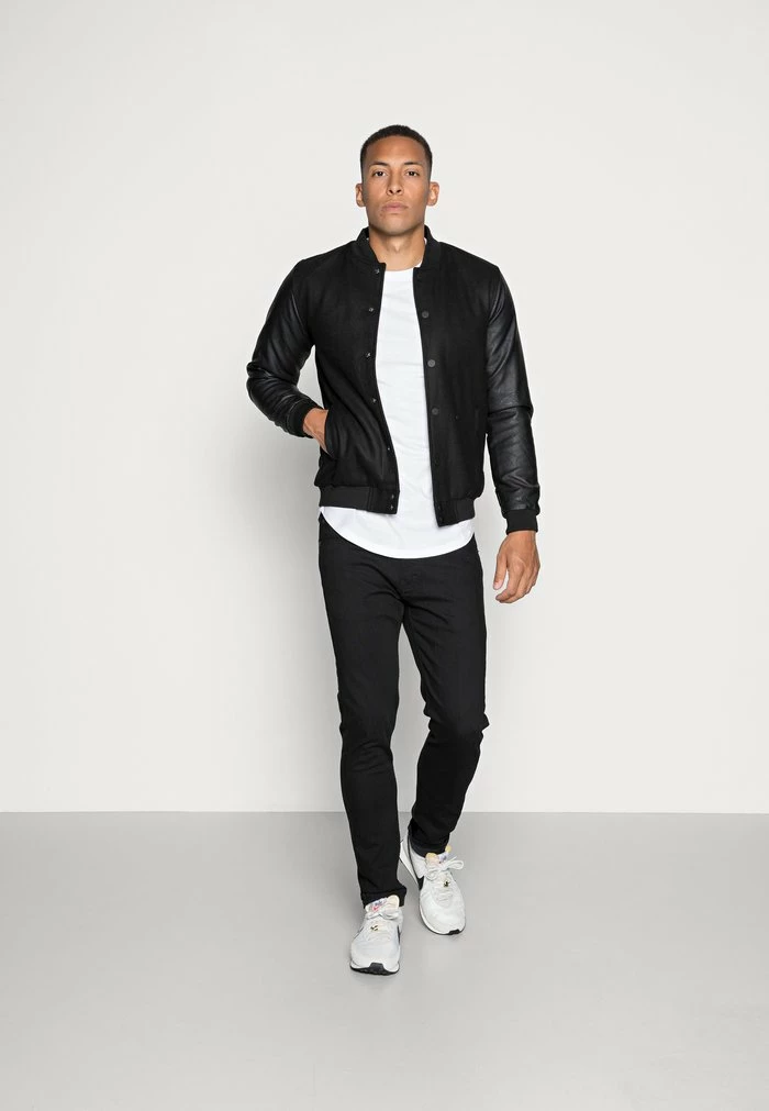 Tout neuf ⭐ Only & Sons ONSMATT LONGY TEE 3 PACK - T-shirt Basique - White 🎉 1 Tout neuf ⭐ Only & Sons ONSMATT LONGY TEE 3 PACK - T-shirt Basique - White 🎉