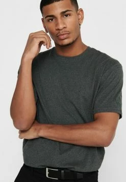 Remise ✨ Only & Sons T-shirt Basique - Urban Chic 🎉 9 Remise ✨ Only & Sons T-shirt Basique - Urban Chic 🎉 -Boutique Only & Sons 7ee0cbe3cbe848a9a14b7c917094f95d