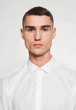 Sortie 💯 Only & Sons ONSSANE SOLID POPLIN - Chemise Classique - White 🎁 9 Sortie 💯 Only & Sons ONSSANE SOLID POPLIN - Chemise Classique - White 🎁 -Boutique Only & Sons 84f0e1658c6146118820d664bf0298ed