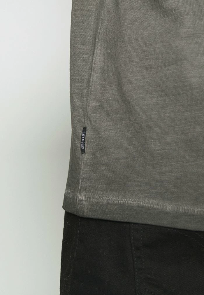 Meilleure affaire ⭐ Only & Sons ONSMILLENIUM LIFE WASHED TEE - T-shirt à Manches Longues - Black ✔️ 4 Meilleure affaire ⭐ Only & Sons ONSMILLENIUM LIFE WASHED TEE - T-shirt à Manches Longues - Black ✔️ – Image 4