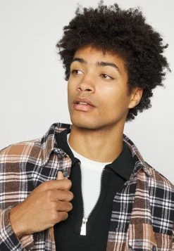 Budget 🛒 Only & Sons ONSVOLKER LIFE ZIP - Polo - Black 👏 9 Budget 🛒 Only & Sons ONSVOLKER LIFE ZIP - Polo - Black 👏 -Boutique Only & Sons cefcbd3a0a184cbdb3a37271ca59eac7