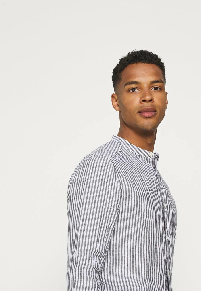 Remise ⌛ Only & Sons ONSKARLO MAO SHIRT - Chemise - Dark Navy/white 🎁 4 Remise ⌛ Only & Sons ONSKARLO MAO SHIRT - Chemise - Dark Navy/white 🎁 – Image 4